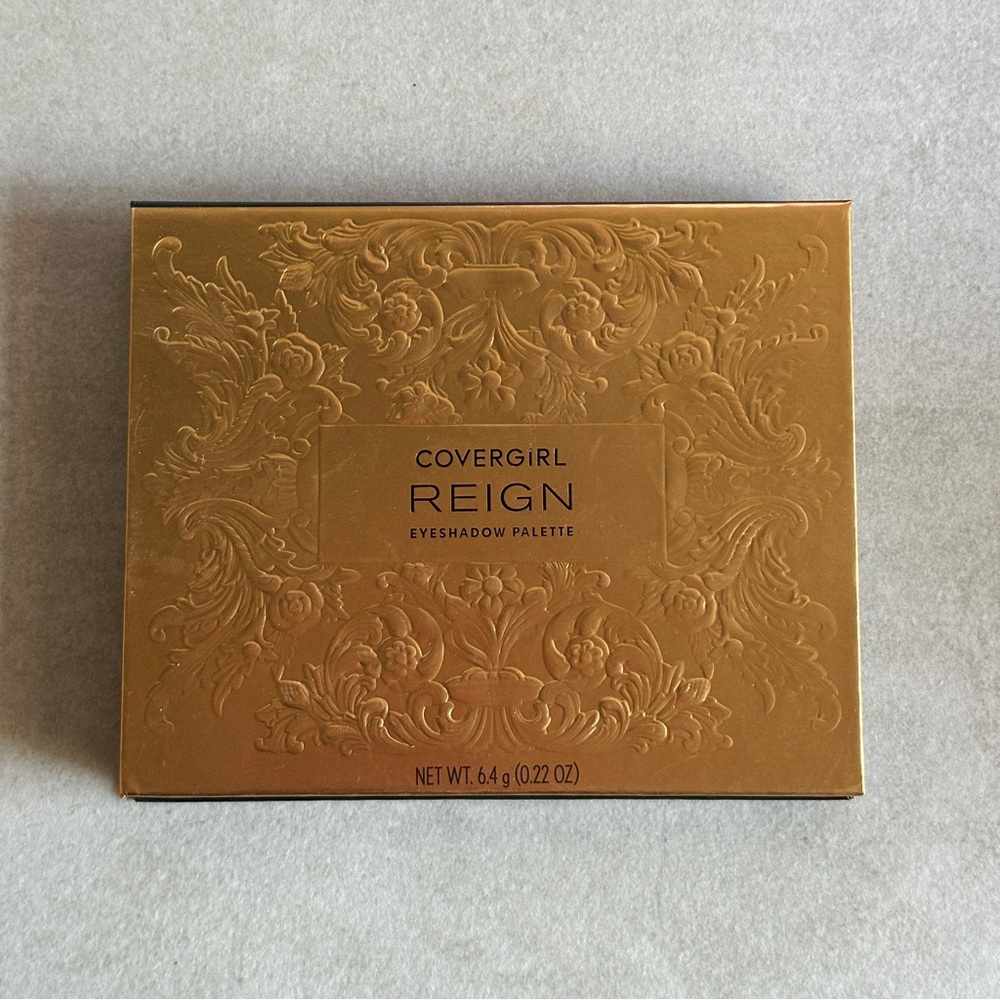 CoverGirl Reign Eyeshadow Palette – Rich, Regal Shades in Matte and Shimmer